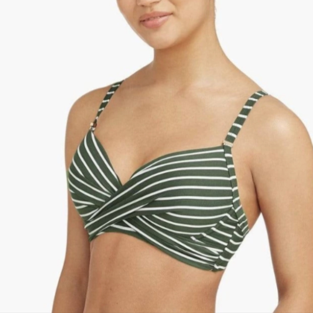 Sea Level Chamarel Cross Front Moulded Underwire D-DD Cup Bikini Top